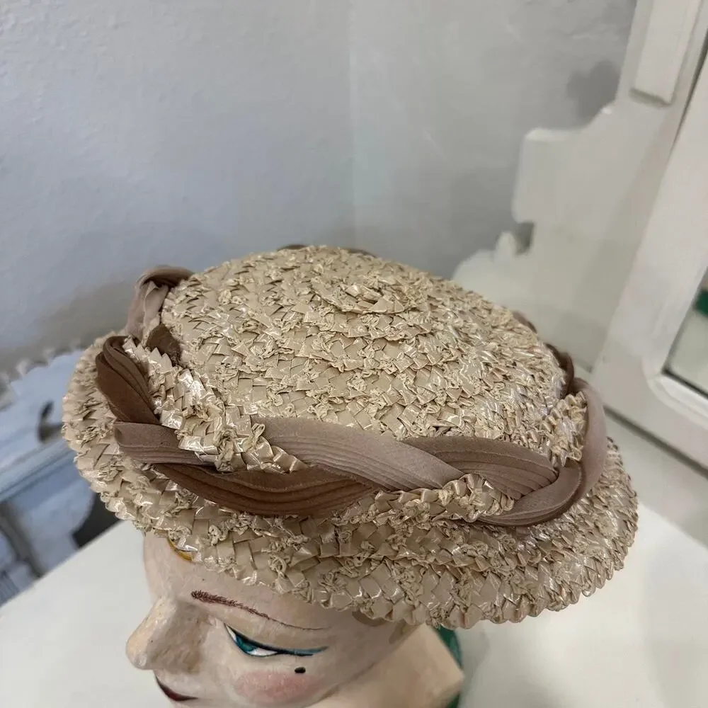 Gage Qualité Women’s Straw Hat Taupe Ribbon Braid 1950s - Picture 2 of 4